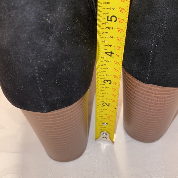 EUC Fergalicious size 10 black booties, open toe - Picture 6 of 6